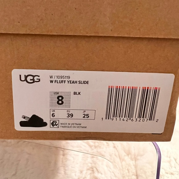 UGG fluff yeah slide size 8 adult - Picture 3 of 5